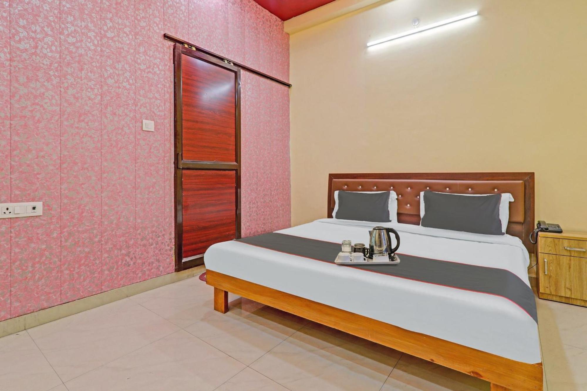 Capital O Phenix Elite Near Phoenix United Lucknow Exterior photo